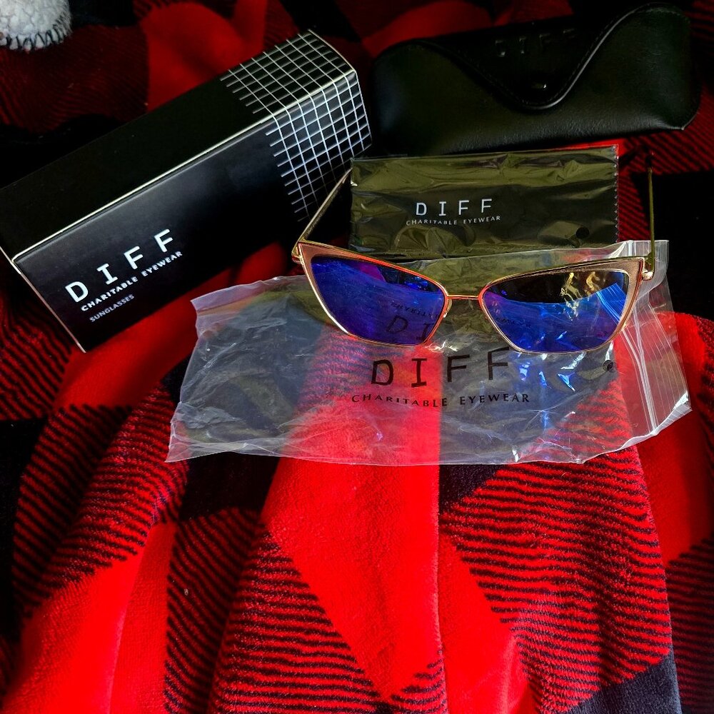 NIB DIFF Becky sunglasses